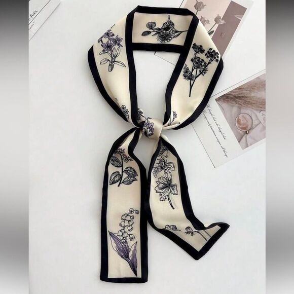 Elegant Black and Cream Floral Scarf A1192 - Picture 1 of 5